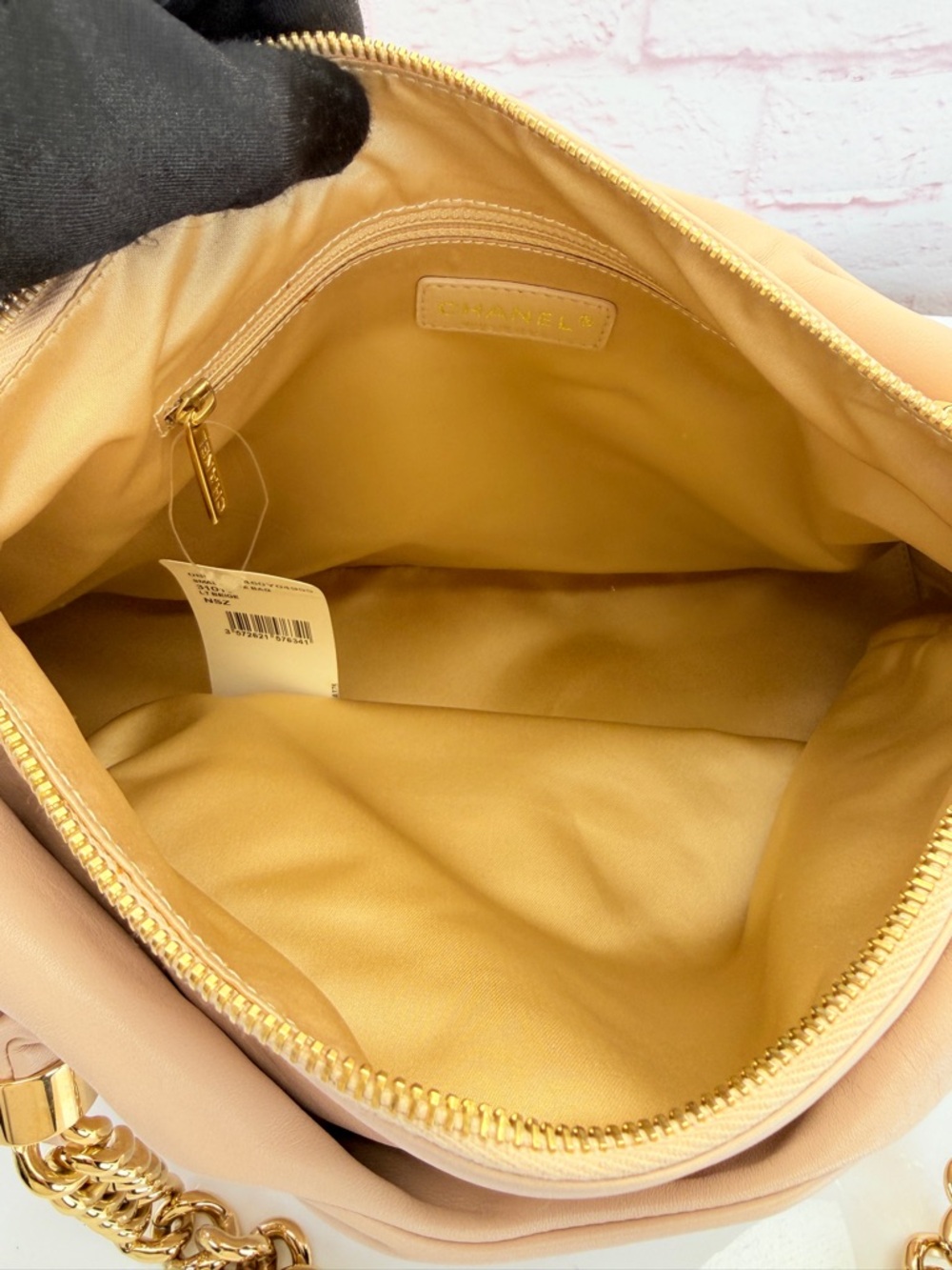 CHANEL Soft Pink Rodeo Drive Lambskin Hobo Bag - Picture 13 of 16